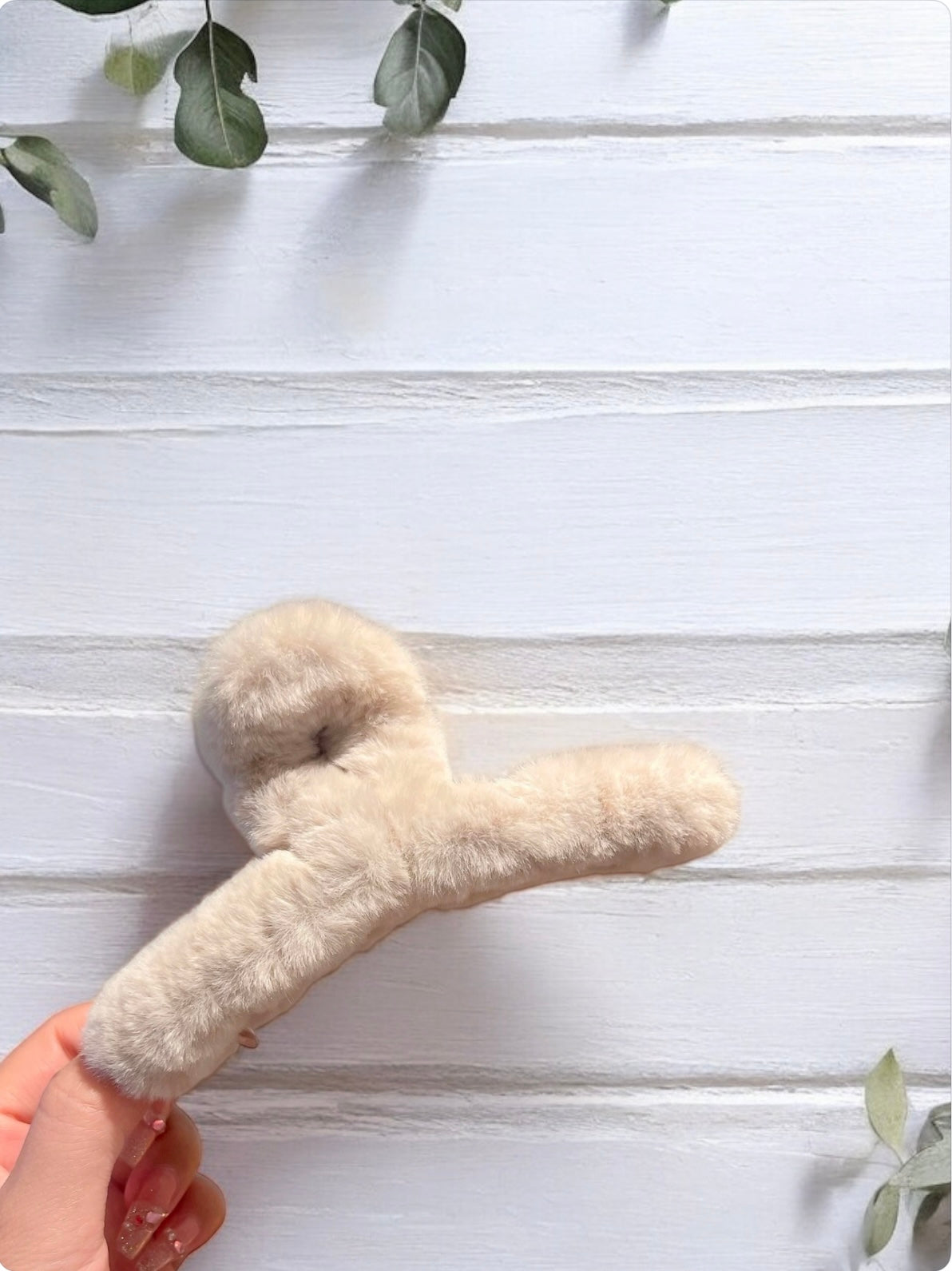 Fluffy fifi claw clip