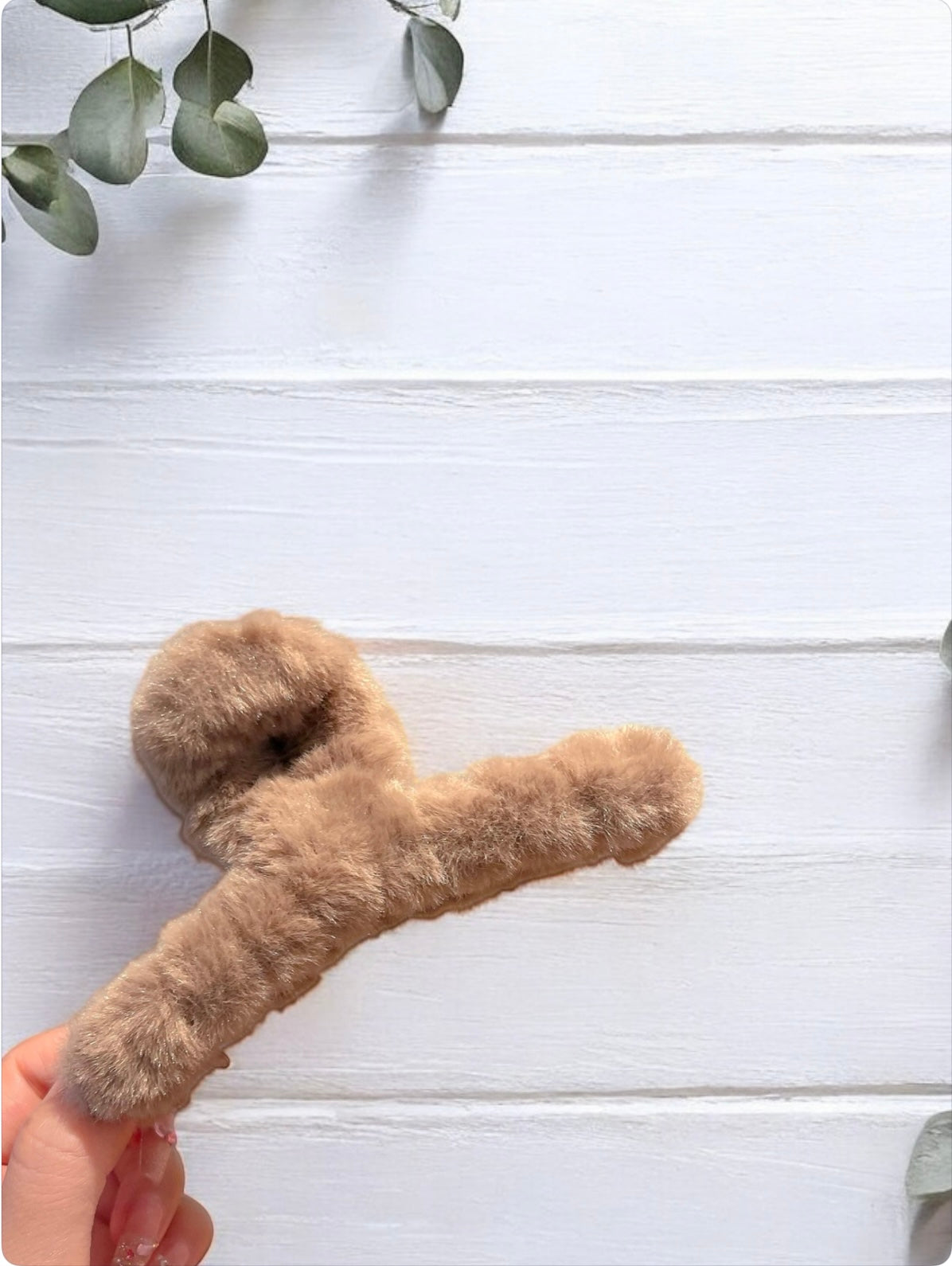 Fluffy fifi claw clip