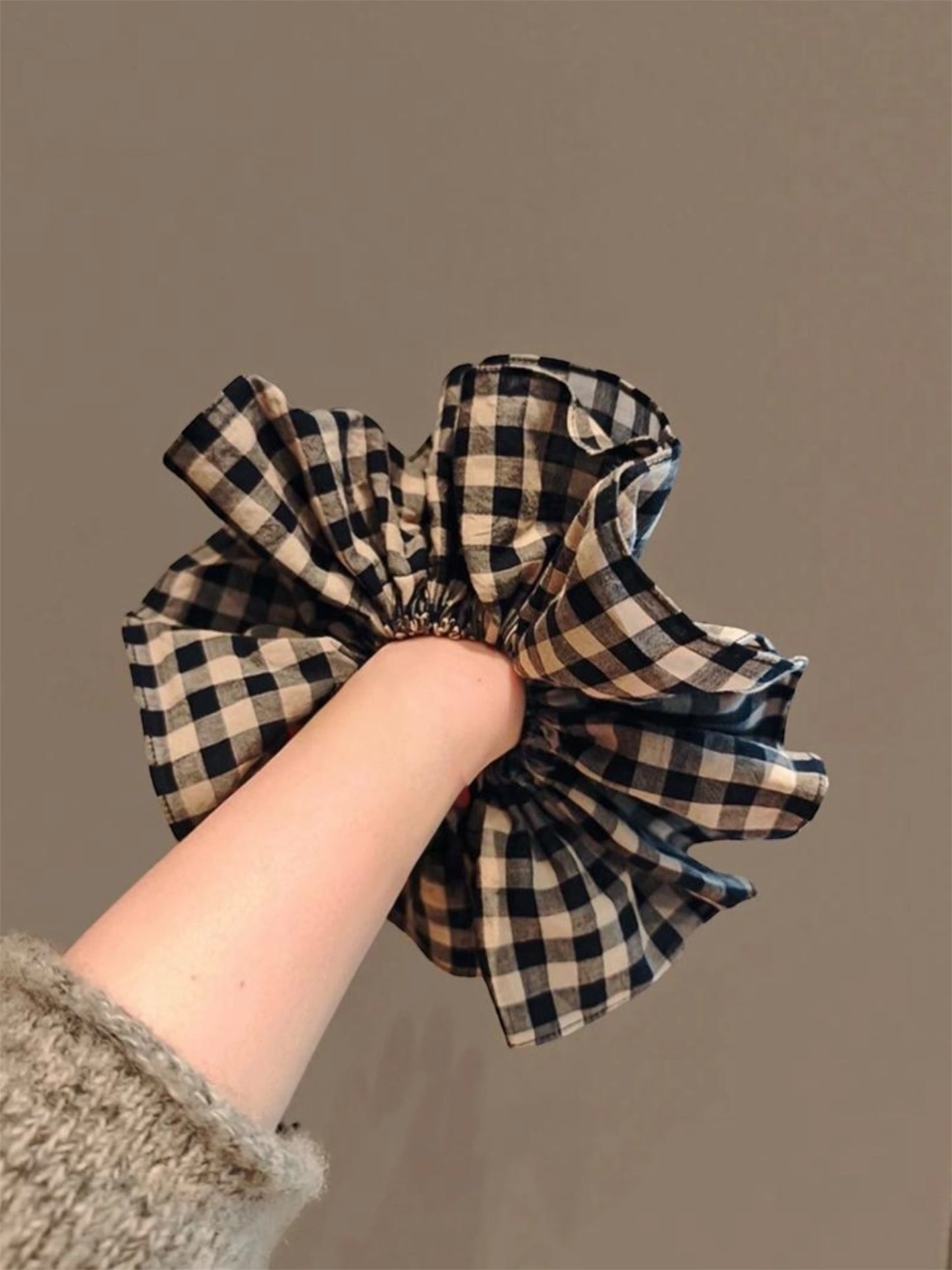 Gingham bloom scrunchie