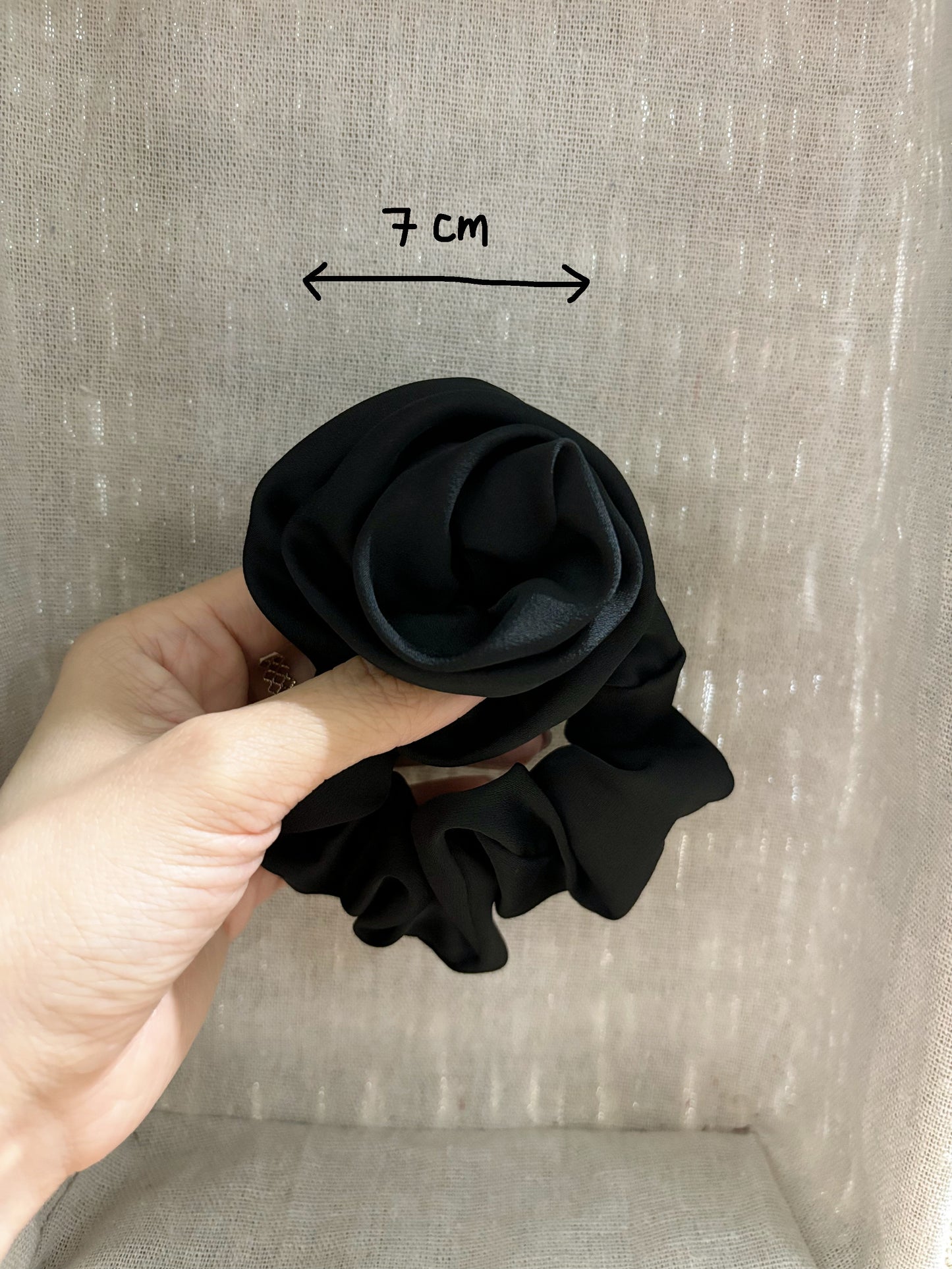 Obsidian rose ponytailer